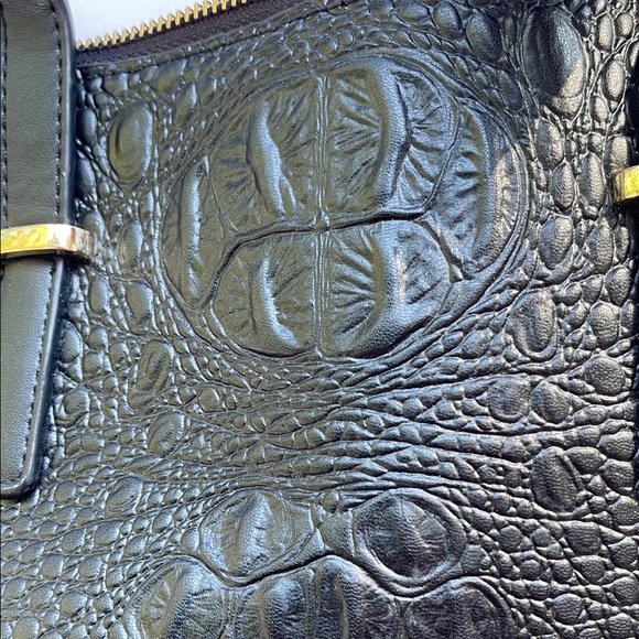 Elegant Shoulder/Handles Black Embossed Women's Bag - Picture 2 of 10